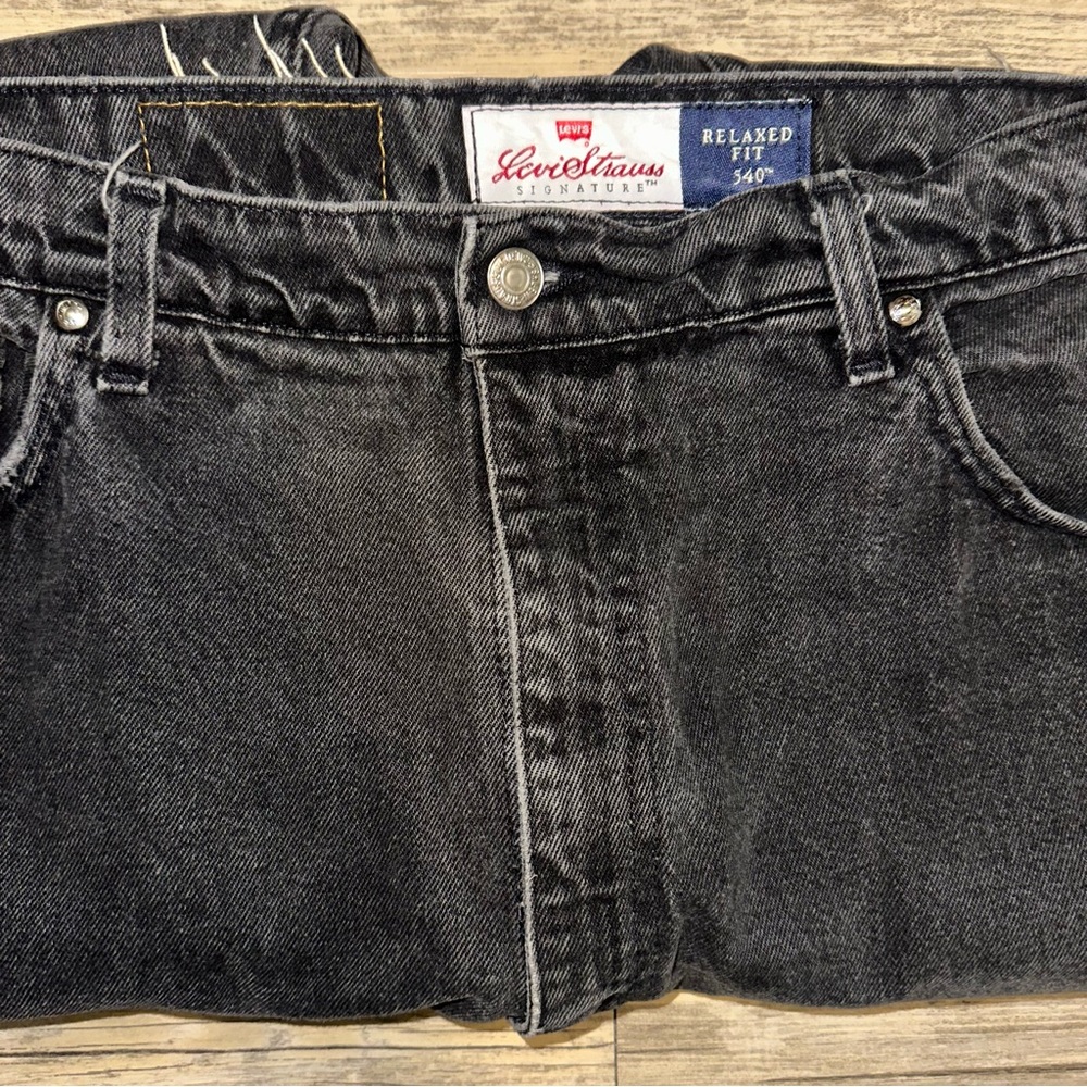 VINTAGE Black Orange Tab Levi's 540 relaxed fit jeans